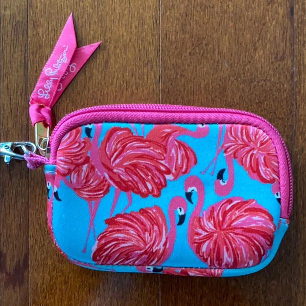 Small wristlet